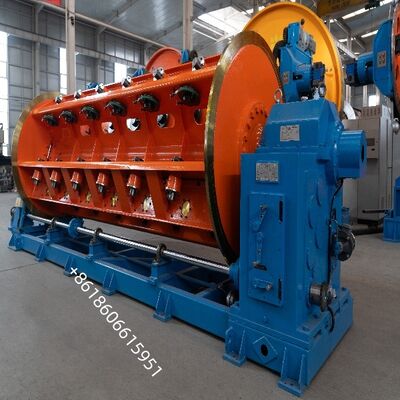 Máy bện cứng được trang bị hệ thống nạp lô tự động với khóa chốt tự động và điều khiển căng tự động